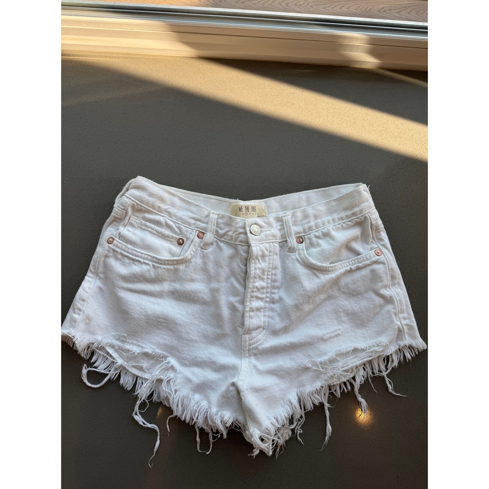 Free People White Denim Shorts Distressed Frayed Hem Casual Summer‎ Size 27